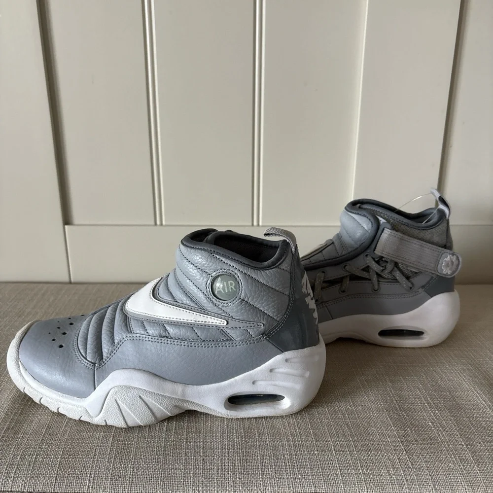 Nike Air Shake Ndestrukt basketball shoe Youth 4.5‎ Cool Grey
